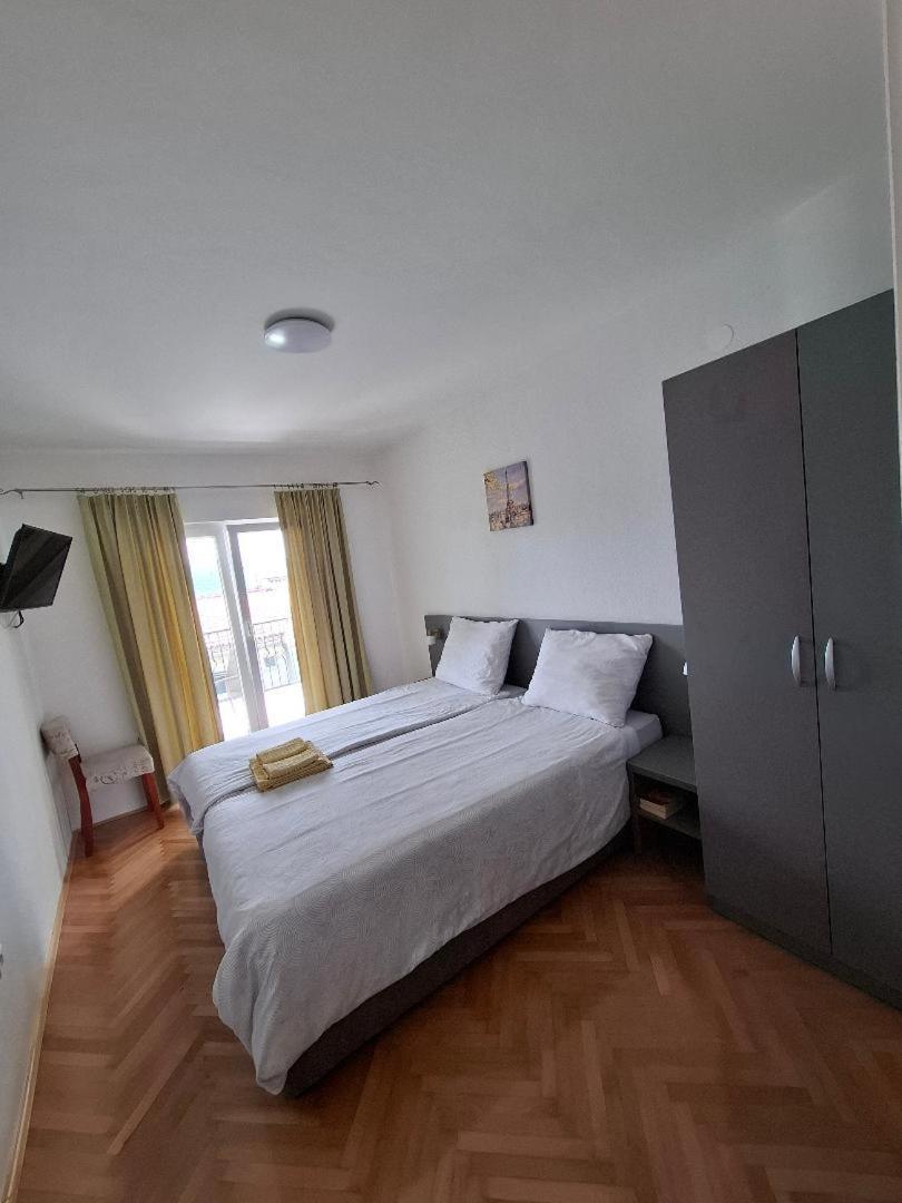 Apartments & Rooms Leon 네움 외부 사진